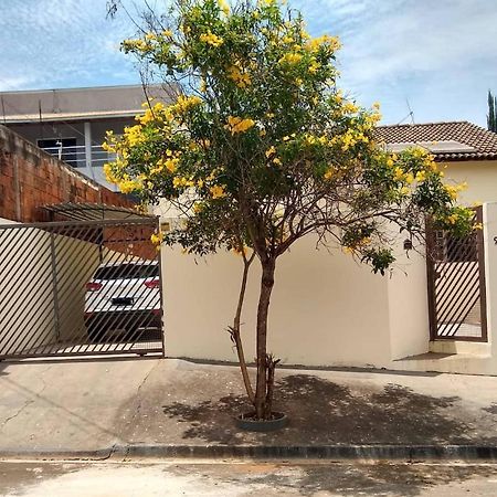 Willa Bela Casa Com Churrasqueira E Estacionamento Olímpia Zewnętrze zdjęcie