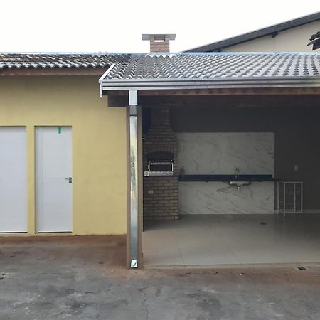 Willa Bela Casa Com Churrasqueira E Estacionamento Olímpia Zewnętrze zdjęcie